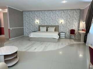 Гостиница Янтарь Астрахань Трехместный номер-1